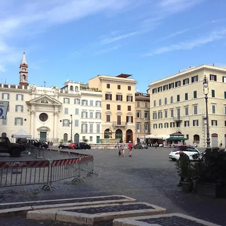 Oda ve Kahvaltı In Piazza 2*